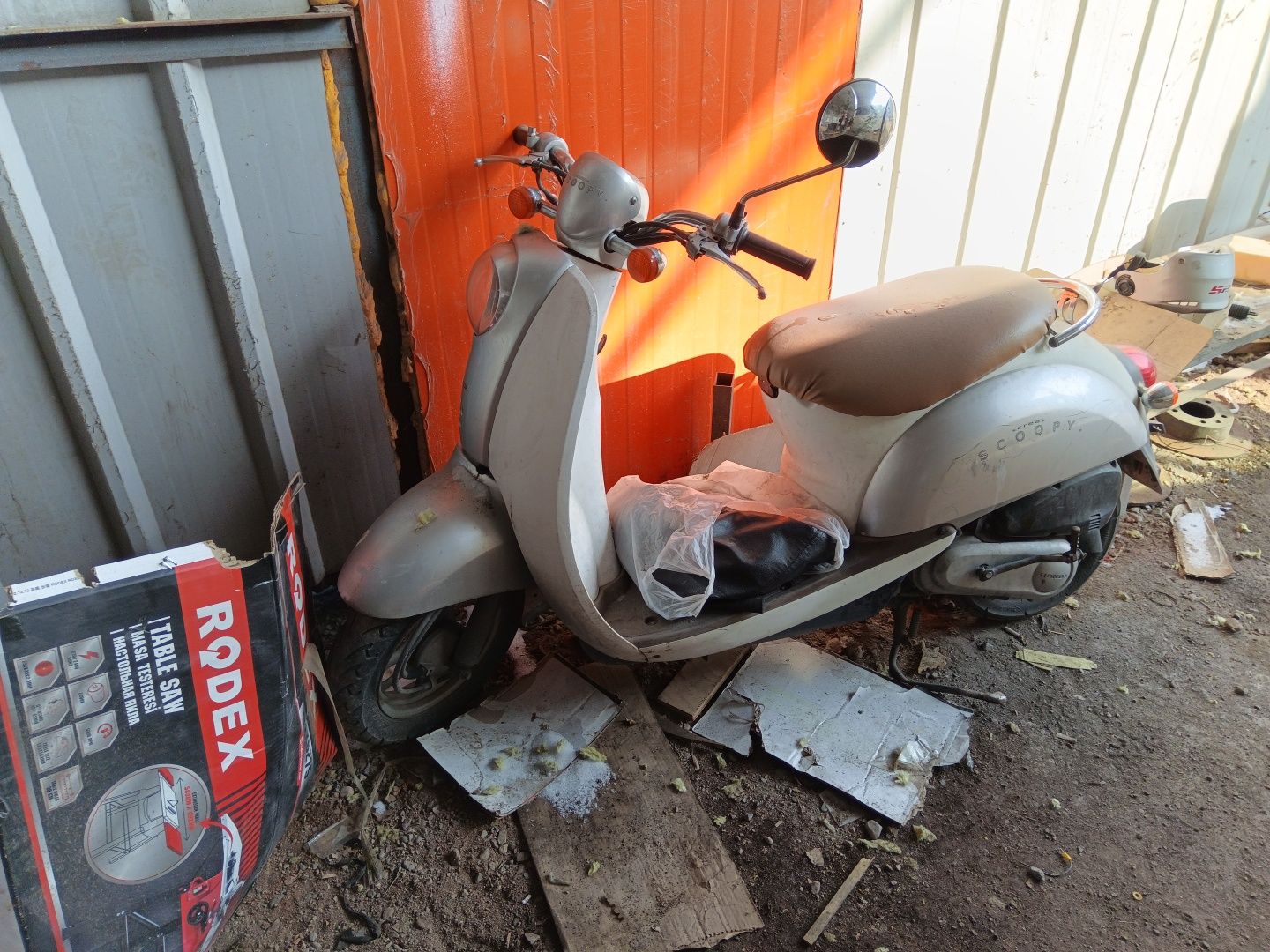 Скутер. Honda scoopy.