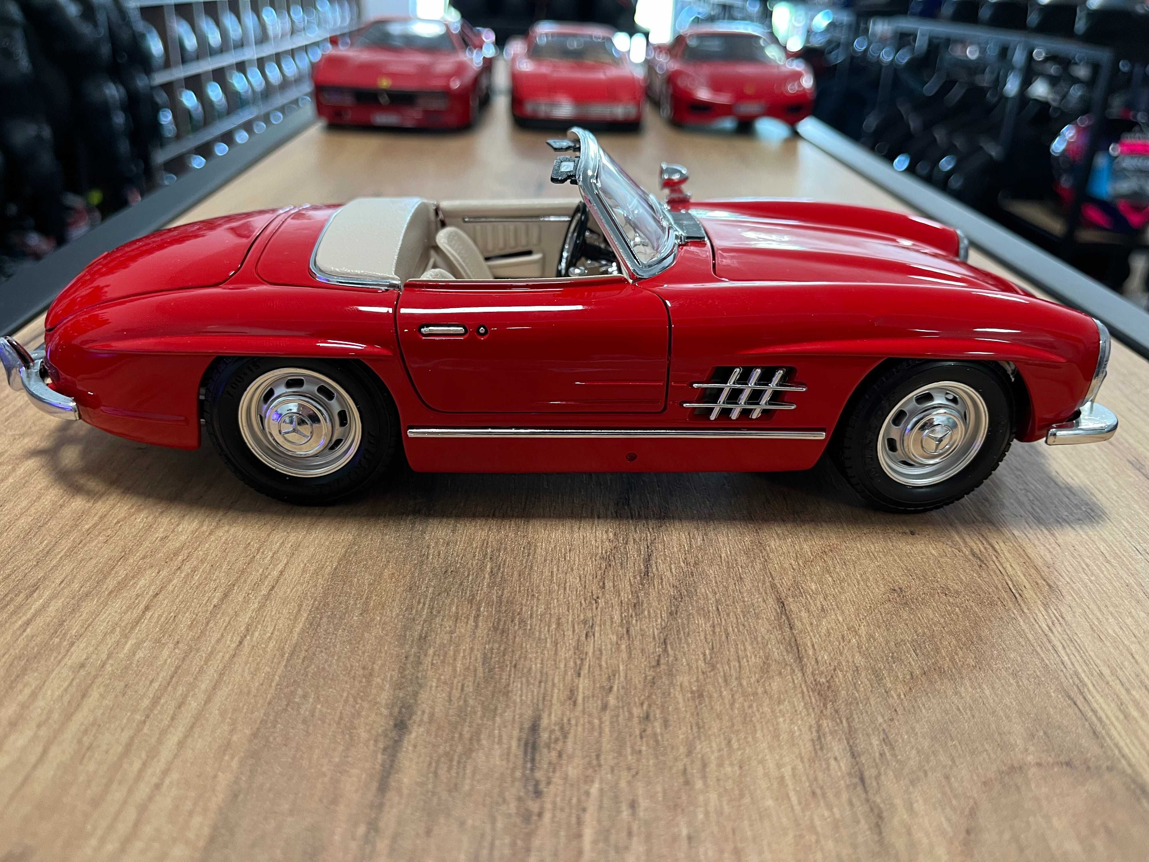 Чисто нов  метален колекционерски модел количка MERCEDES 300SL 1:18r