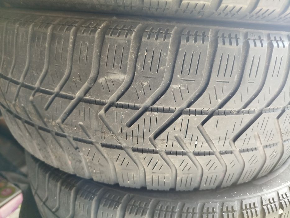 гуми PIRELLI 185.60.15 комплект 4 бр. за 60 лв.
