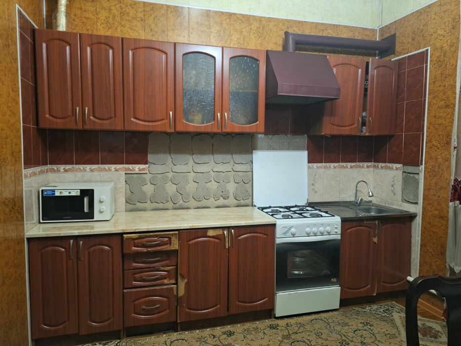 Срочно Продам кухонный гарнитур вместе с газом