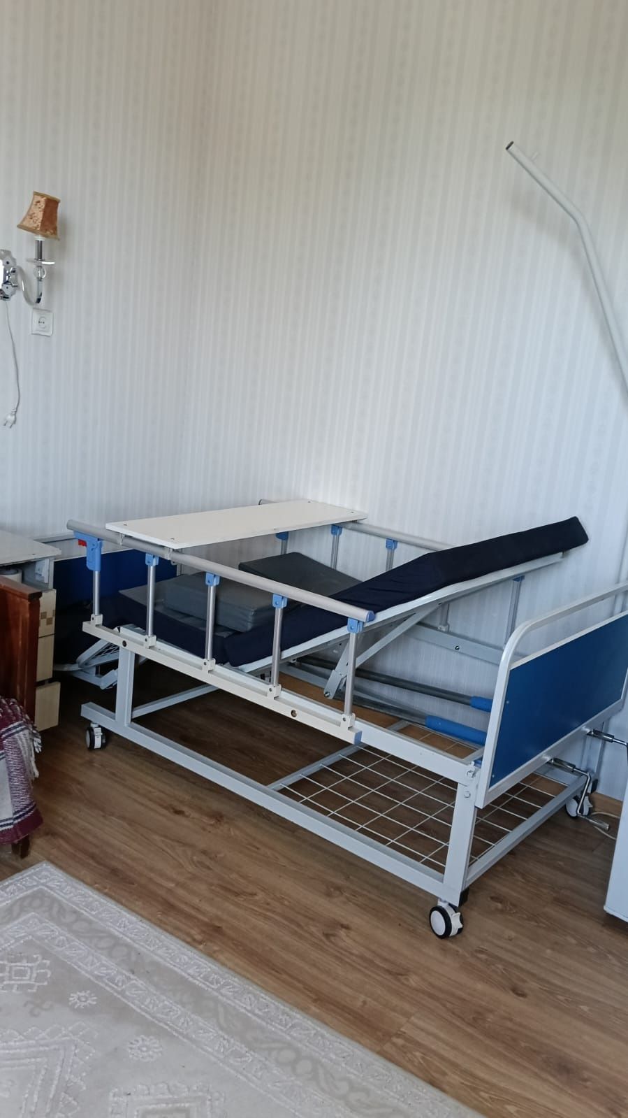 Продам инвалидную коляску, кровать и горшок