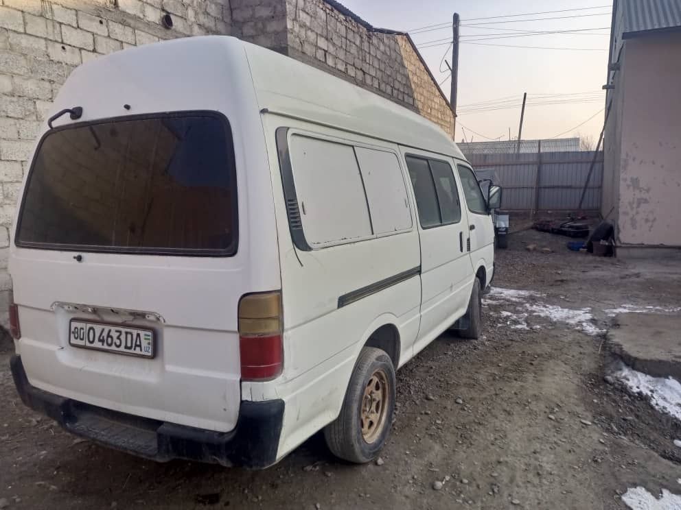 Toyota Hiace дизель категория B в рабочем состоянии