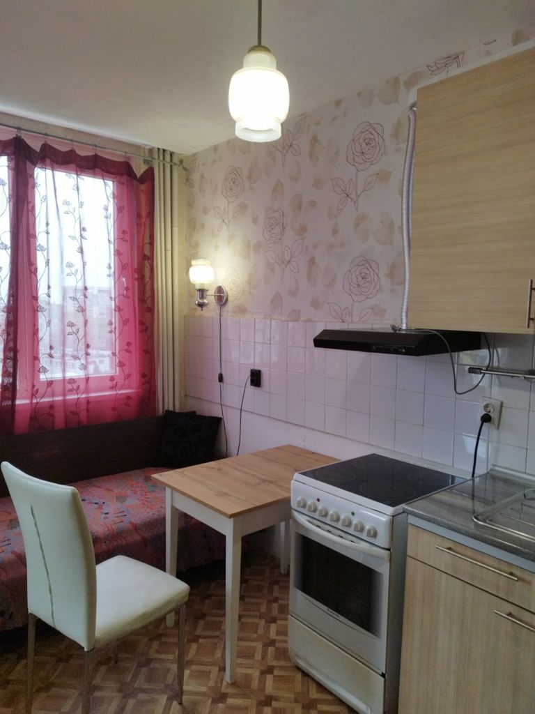 Дава се под наем Двустаен апартамент в Варна, Възраждане 1 - 55 кв.м за 306 € - Снимка #4