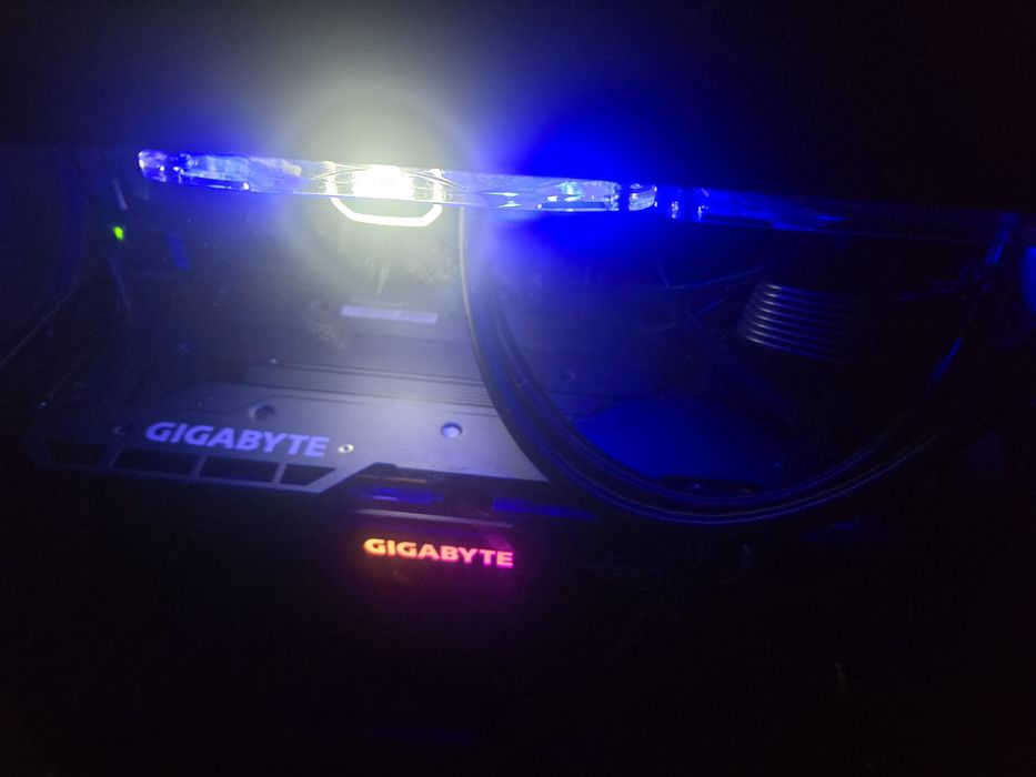 Vand rx 9700XT 20GB 320 Biti Gigabyte Gaming OC 3 coolere