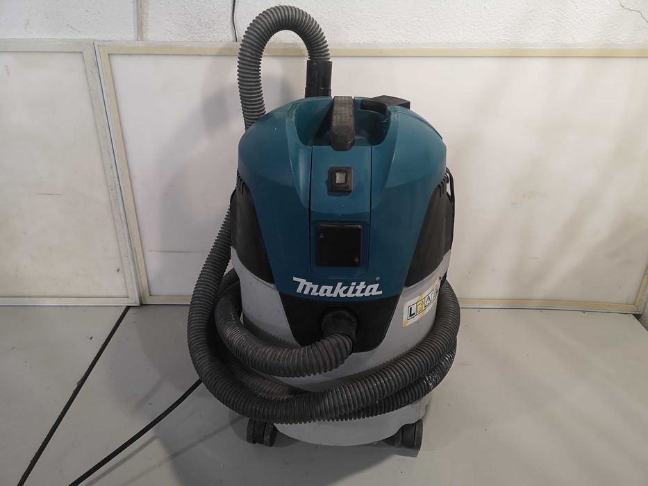 Прахосмукачка - Makita 2900W