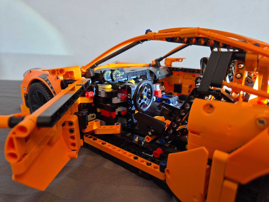 LEGO Porsche 911 GT3 RS facut