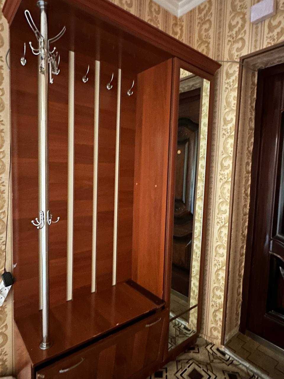 Прихожая шкаф продаётся