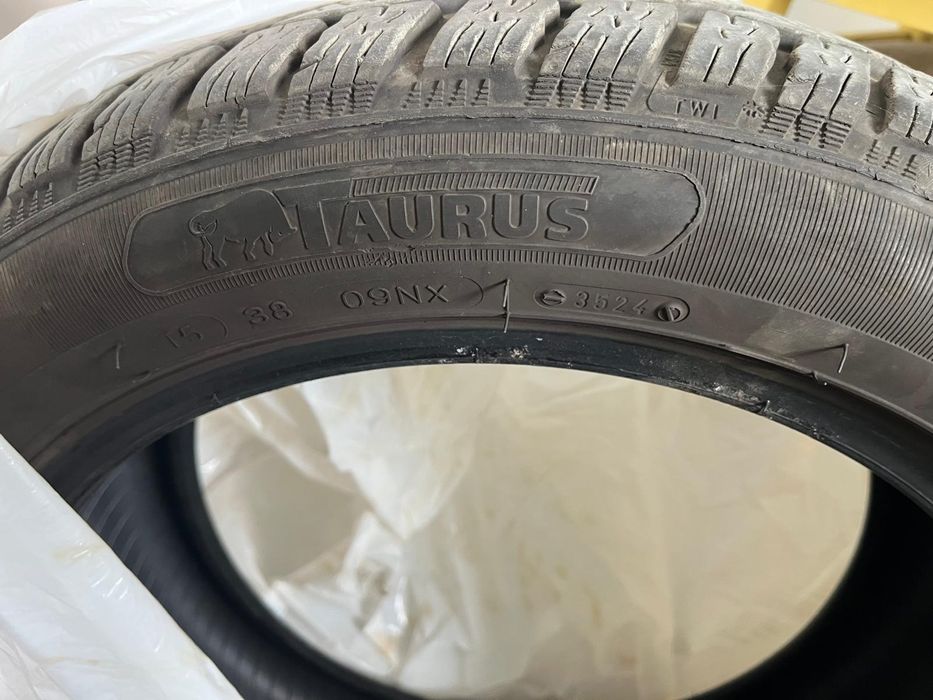 Anvelope iarnă R17

2 cauciucuri iarnă

Set iarnă 215/50

Anvelope 215