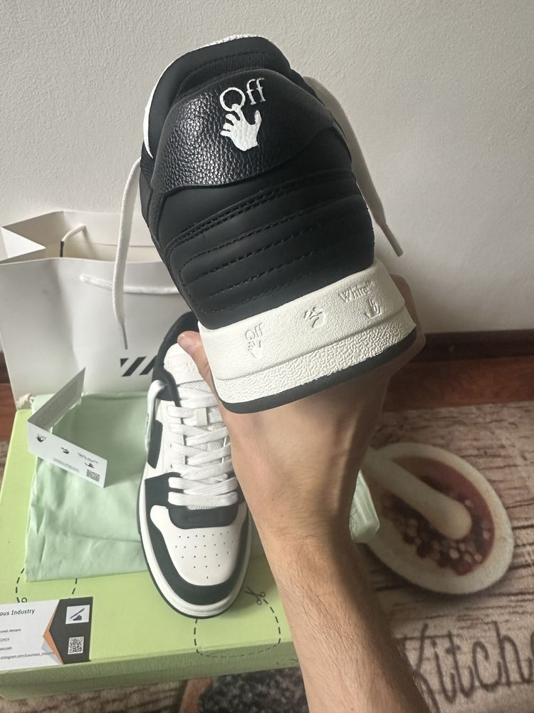 OFF-White Out Of Office White Black