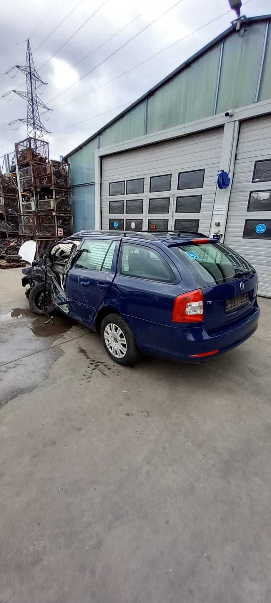 Skoda Octavia 2 1.6 tdi an 2011 Dezmembrez/Dezmembram