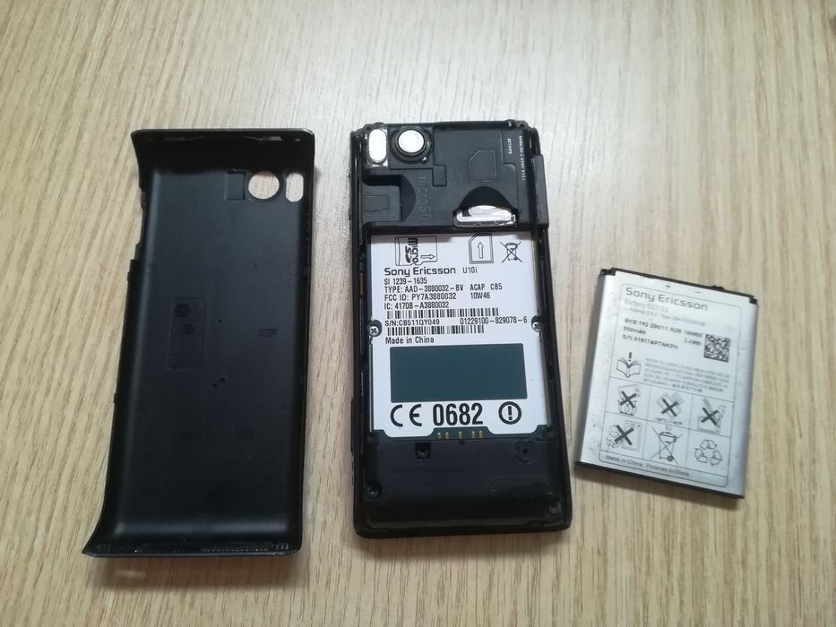 Sony Ericsson U10i Aino - telefon de colectie, stare buna, incarcator!