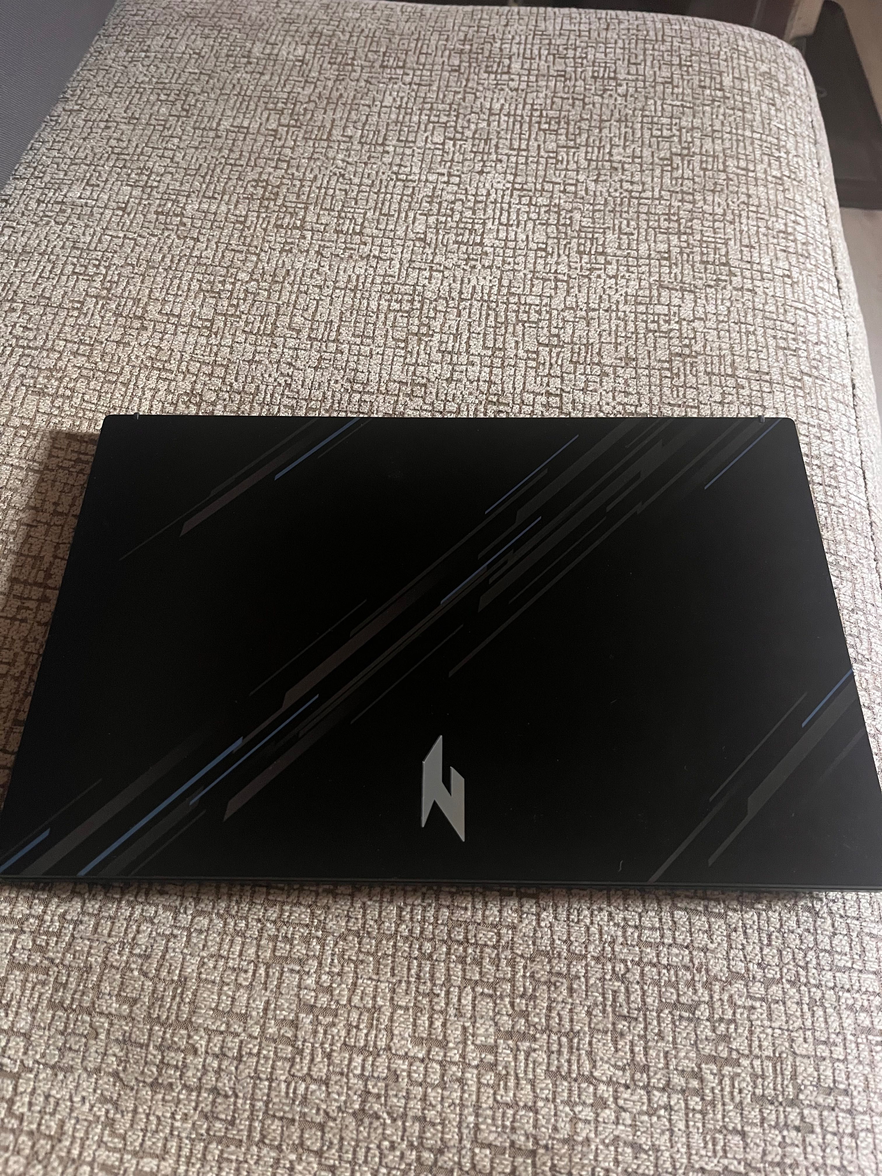Продавам лаптоп Acer nitro v15