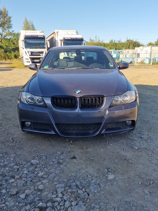 Vând BMW 320d e90 M packet 
Dotari: 
Keyless go 
Keyless entry 
Serta