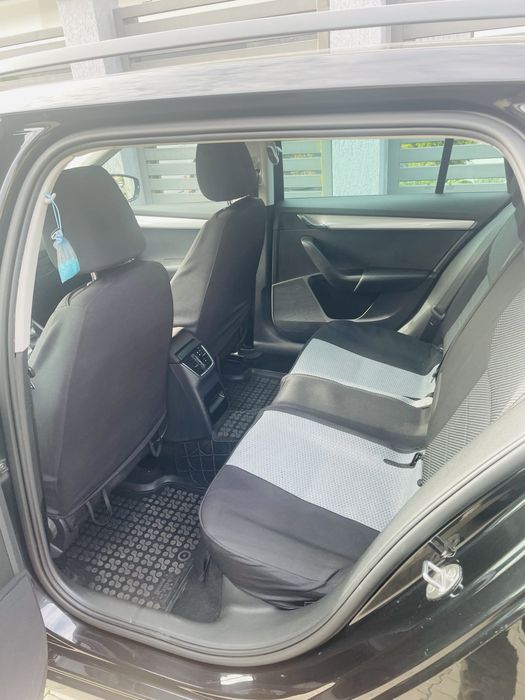 Vand Skoda Octavia ,bine intretinuta revizii la zi efectuate la Skoda