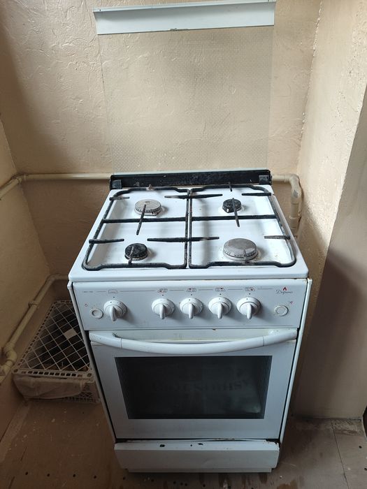 Продам газовую плиту