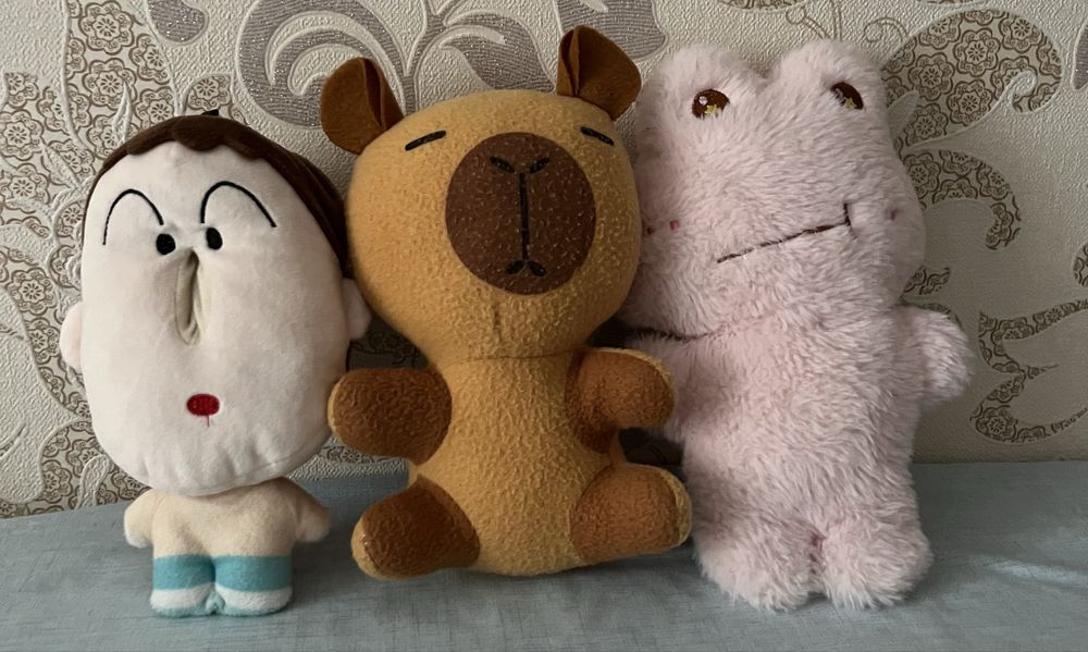 Отдам даром джинсы на 4-5 лет мальчиковые и мягкие игрушки