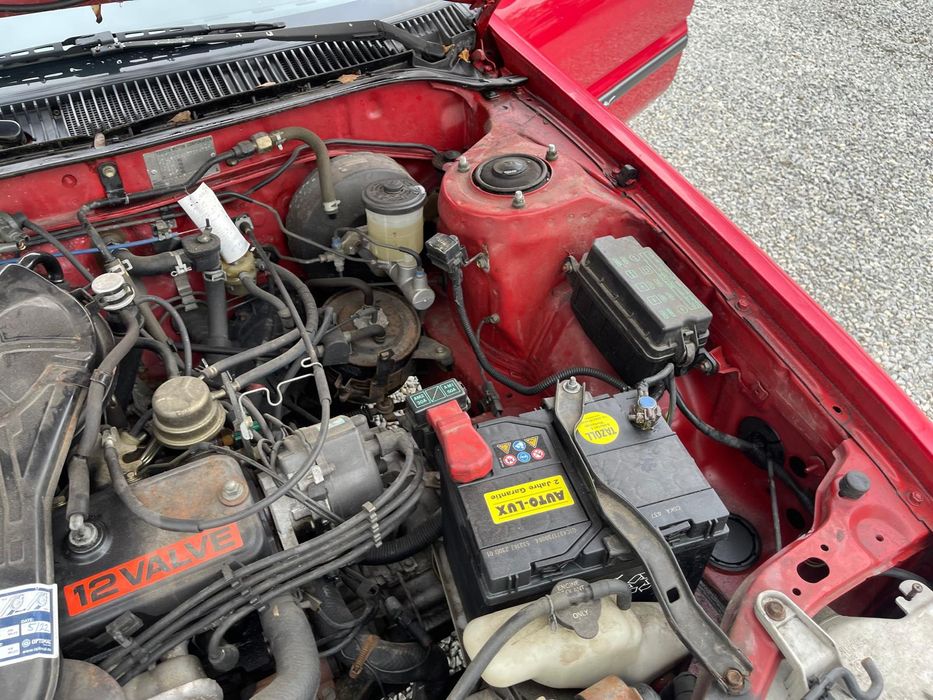 Toyota corola  13 benzina an 1987 de garaj trapa