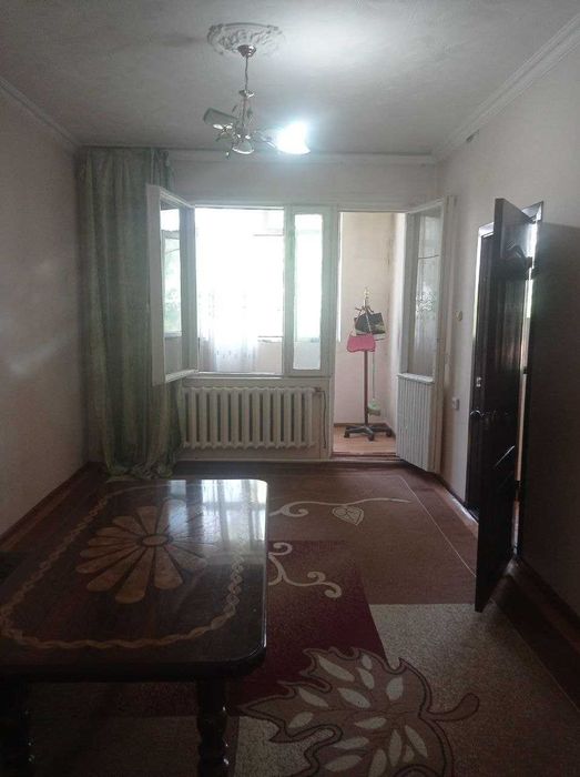 Чиланзар - 21 кв, 2/4/4 балкон 1,5х3