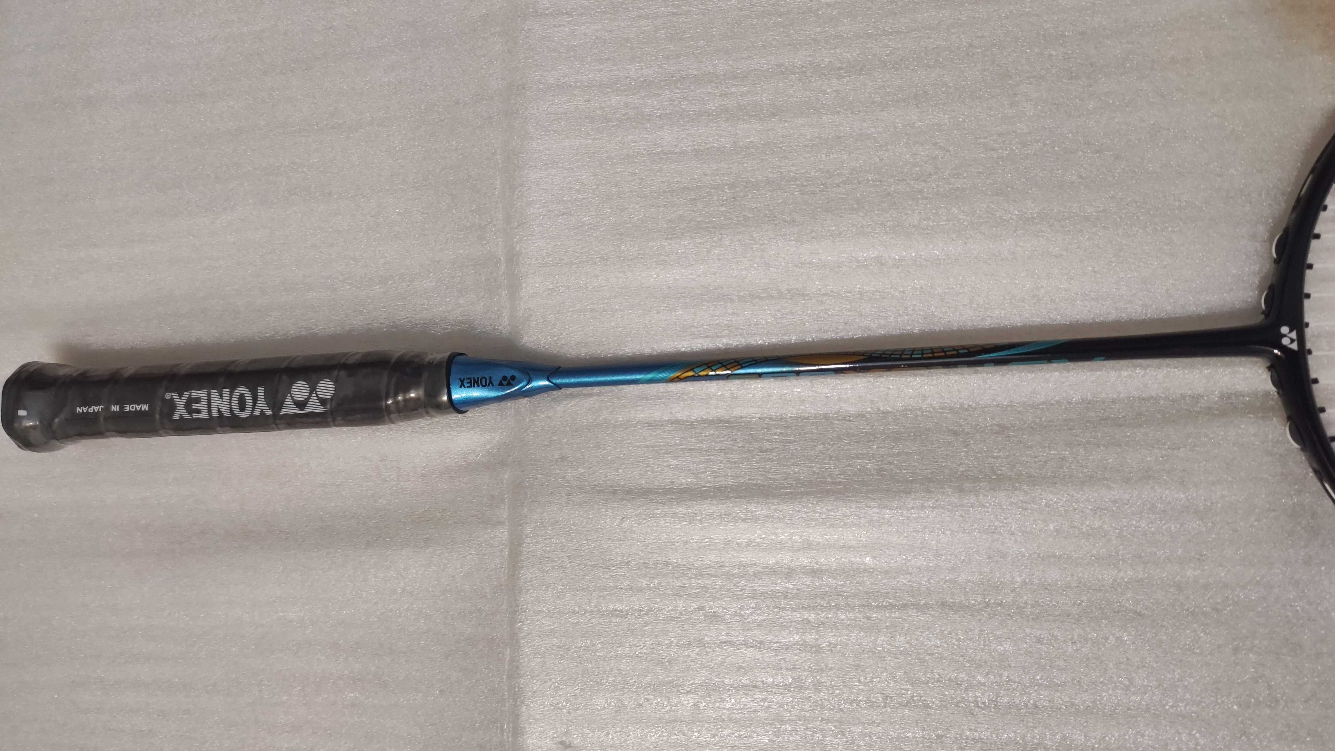 Yonex Astrox 88S Pro ракета за бадминтон