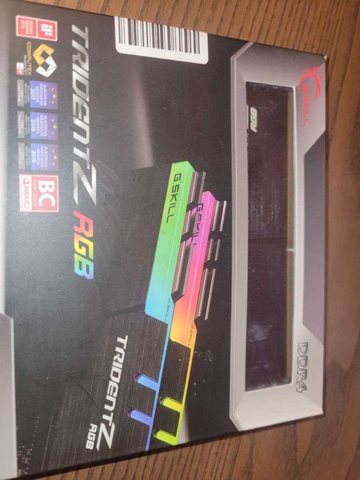 Рам памет G.SKILL Trident Z RGB 16GB (2x8GB) DDR4 3200MHz - уникални!