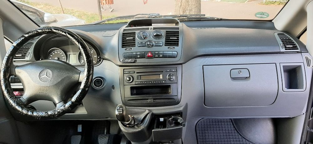 De vânzare, Mercedens vito