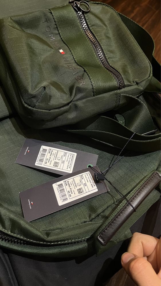 Нов комплект Tommy Hilfiger раница и чантичка мъжка чанта зелена