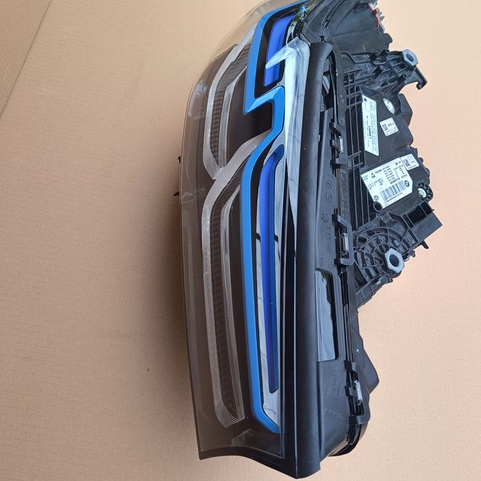 Десен фар BMW G30 Laser LCI ФАР G30 LASER 5A338F2-04