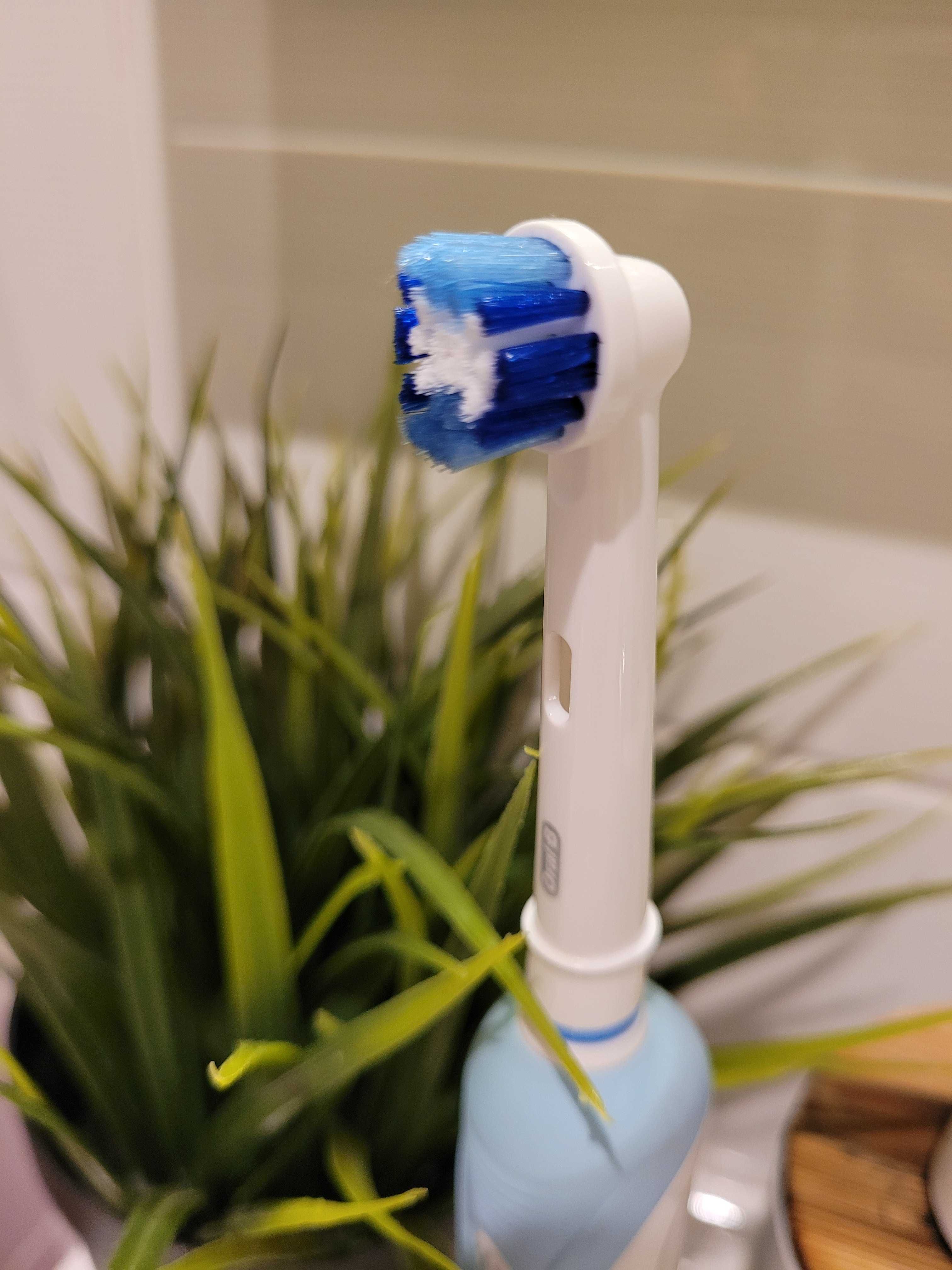 Oral B електрическа четка за зъби 40 лв