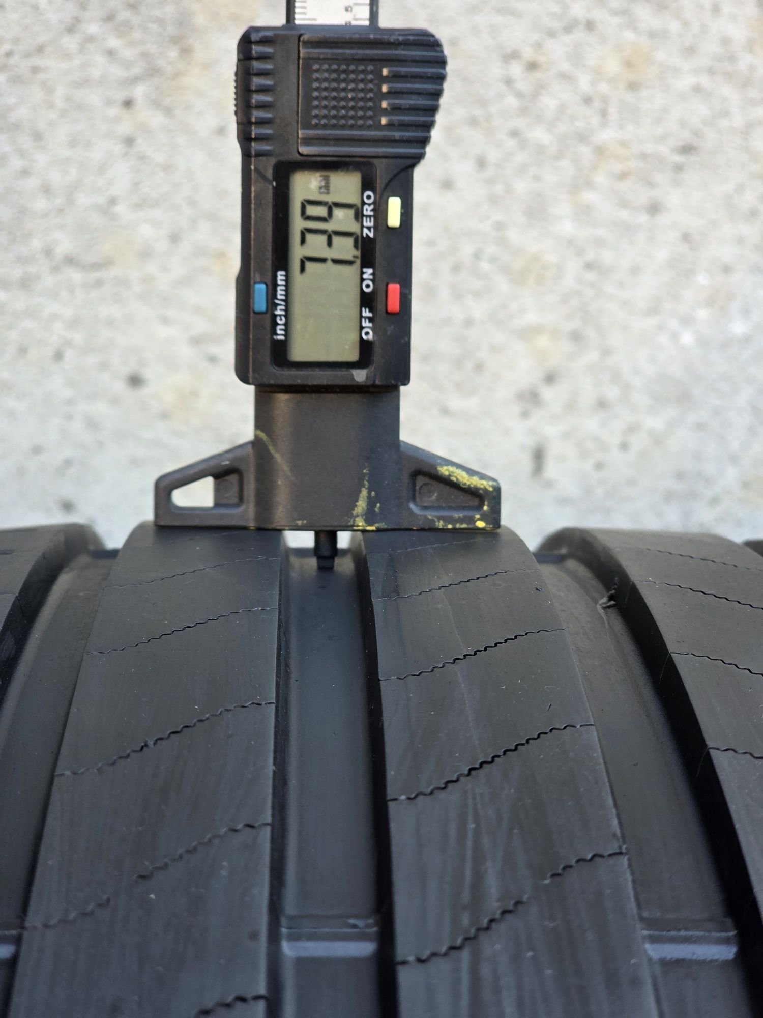 Vând patru anvelope de vara Bridgestone  turanza 6. 255 35 20 dot 0624