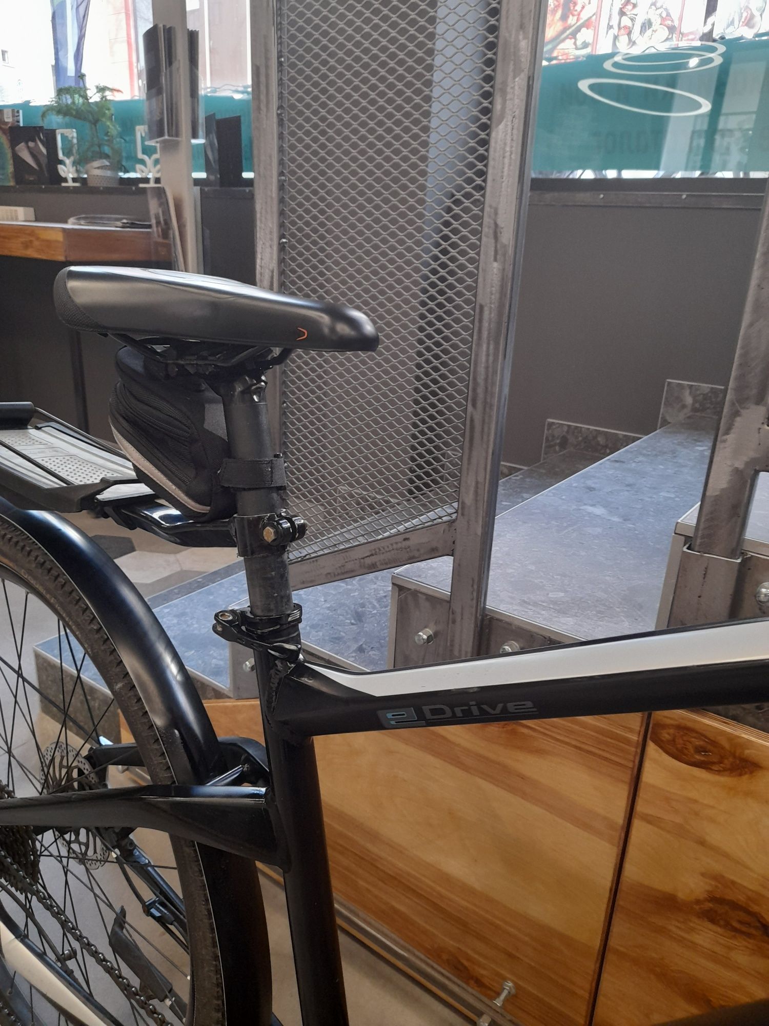 Електрически велосипед BMW градски шосеен алуминиева рамка