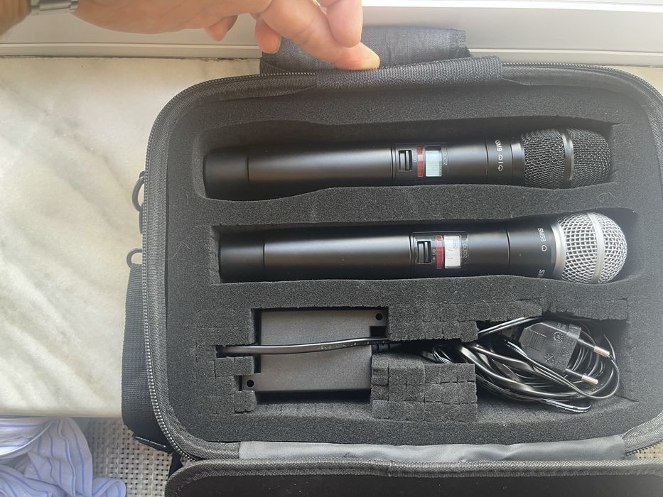 Vând sistem wireless Shure QLXD24 cu două microfoane KSM9 si SM58