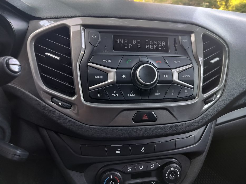 Лада Веста 19г штатное магнитофон плюс рамка