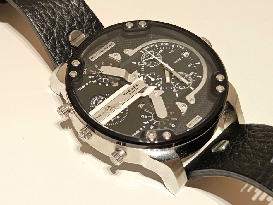 Продаван нов спортен мъжки кварц хронограф три времена"DIESEL"DZ-7313