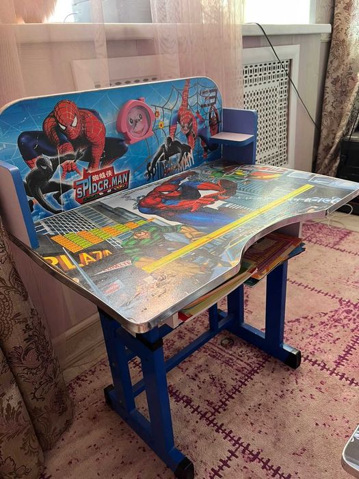 Продам детский столик со стулом