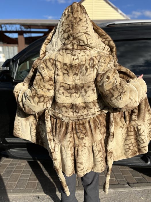 Шикарная шуба отличного качества