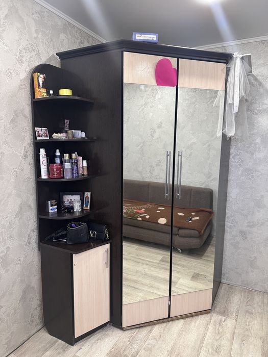 Продам шкаф угловой