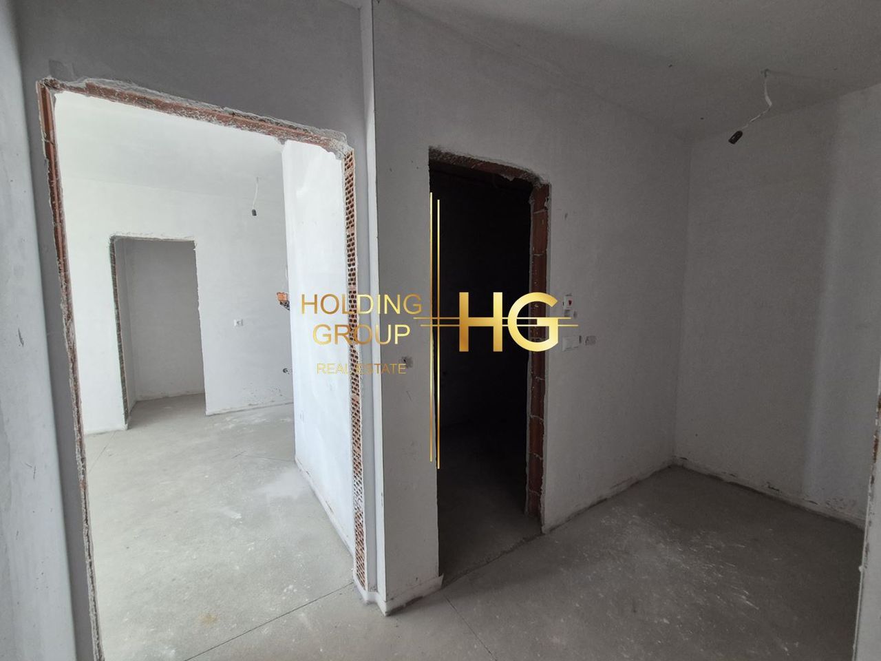 Продава се Едностаен апартамент в Варна, Виница - 70 кв.м за 1286 €/кв.м - Снимка #7