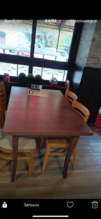 Трапезни маси и комплекти