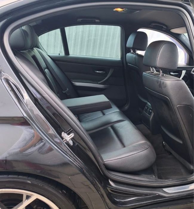 Dezmembrez BMW 320d M Pack E90 LCI an 2011,Recaro,Stopuri Led,Volan M
