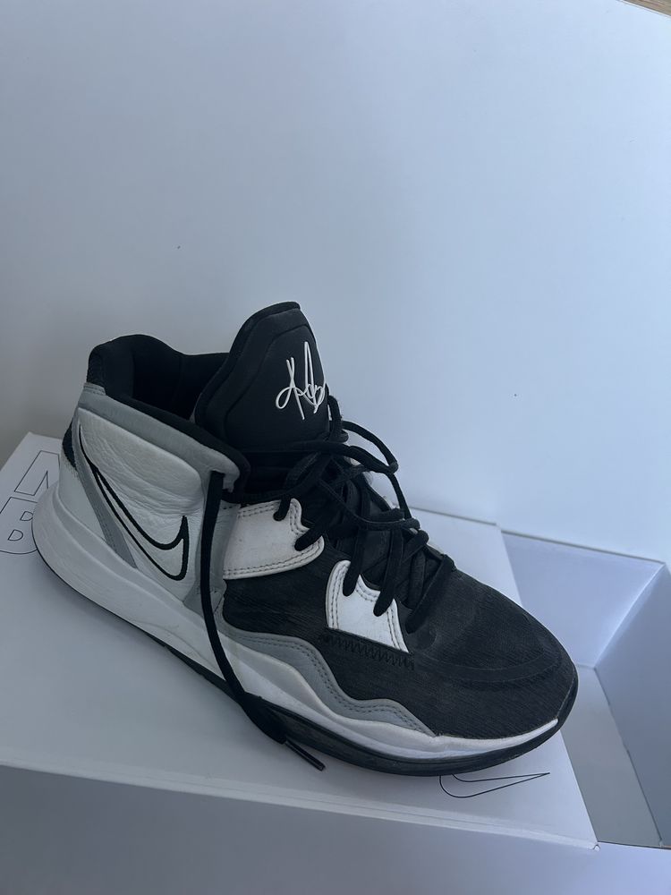 Custom Nike Kyrie 8 (Infynity)