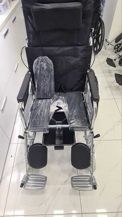 Инвалидная коляска с спинкой и горшоком