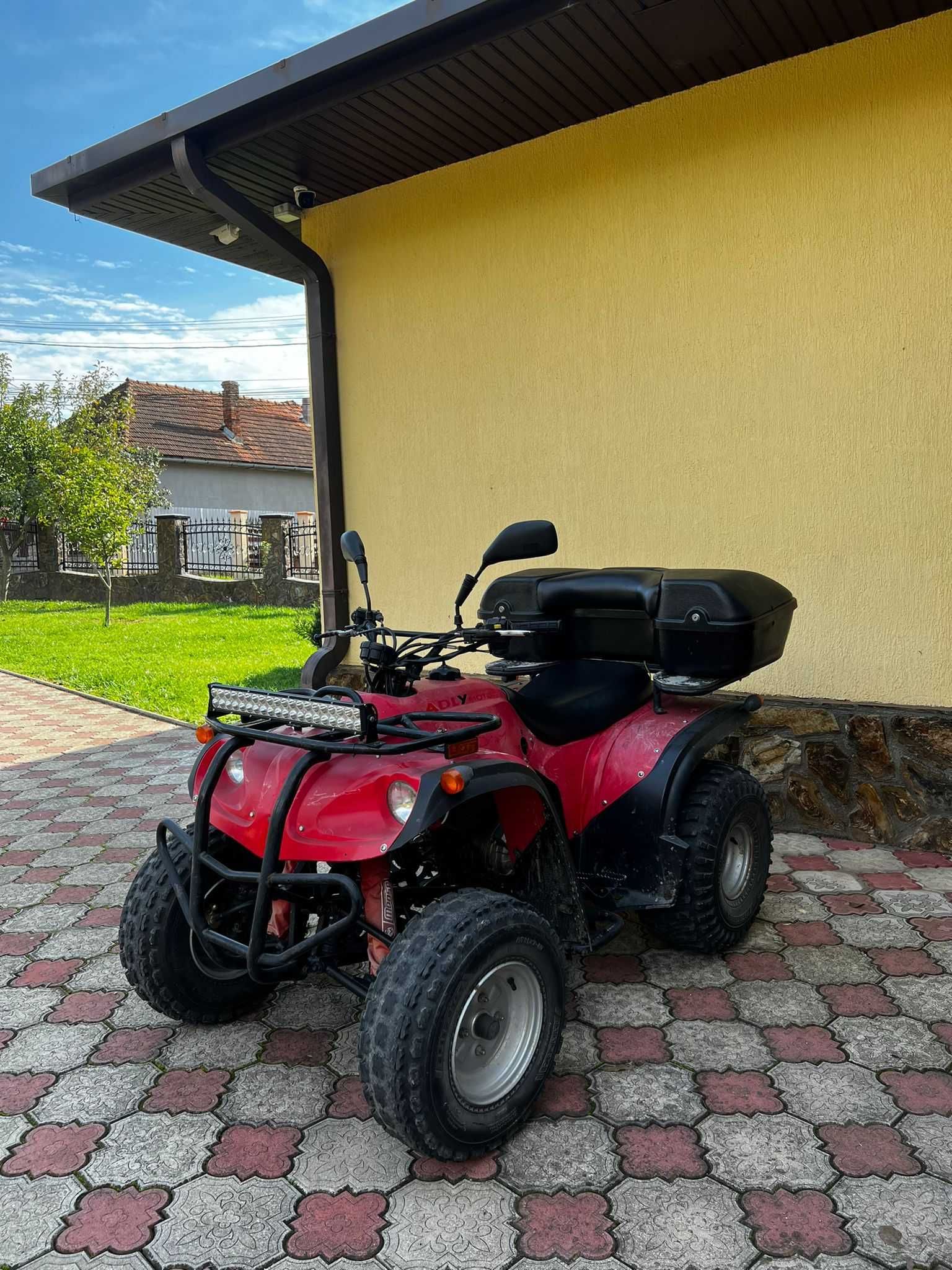 Vând ATV Adly 300