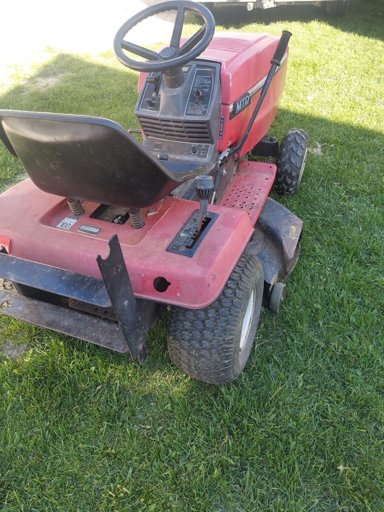 Tractoras de taiat iarba