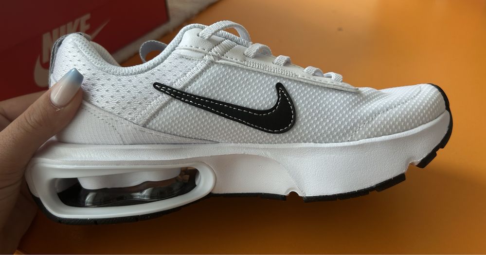 Оригинални маратонки Nike