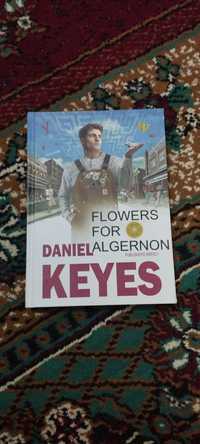 Книга Flowers for Daniel Algernon