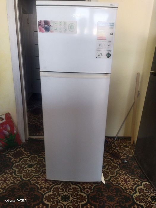 Холодильник срочно сотилади