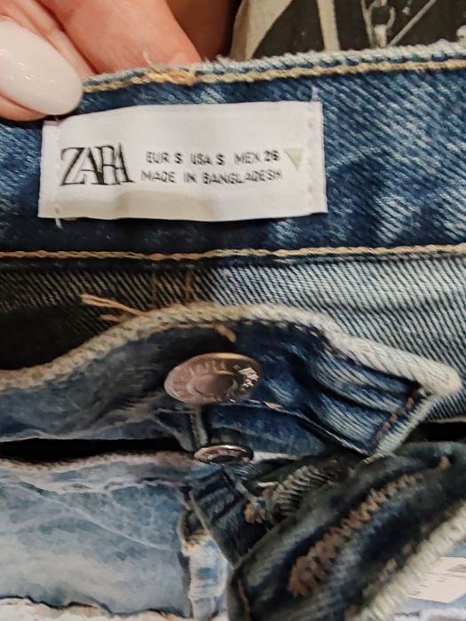 Vând fusta de blugi de la zara