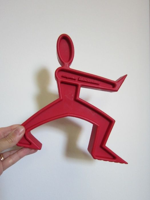 opritor usa rosu-James The Doorman de designer premiat-cadou inedit