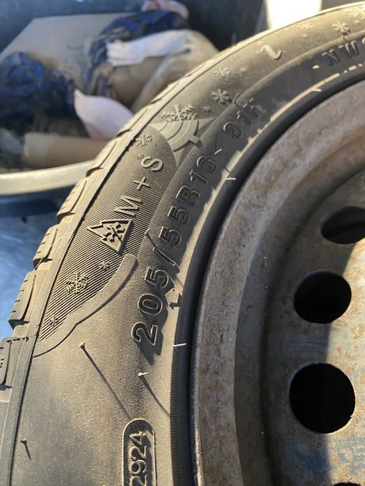 Cauciucuri de iarna cu jante 205/55R 16