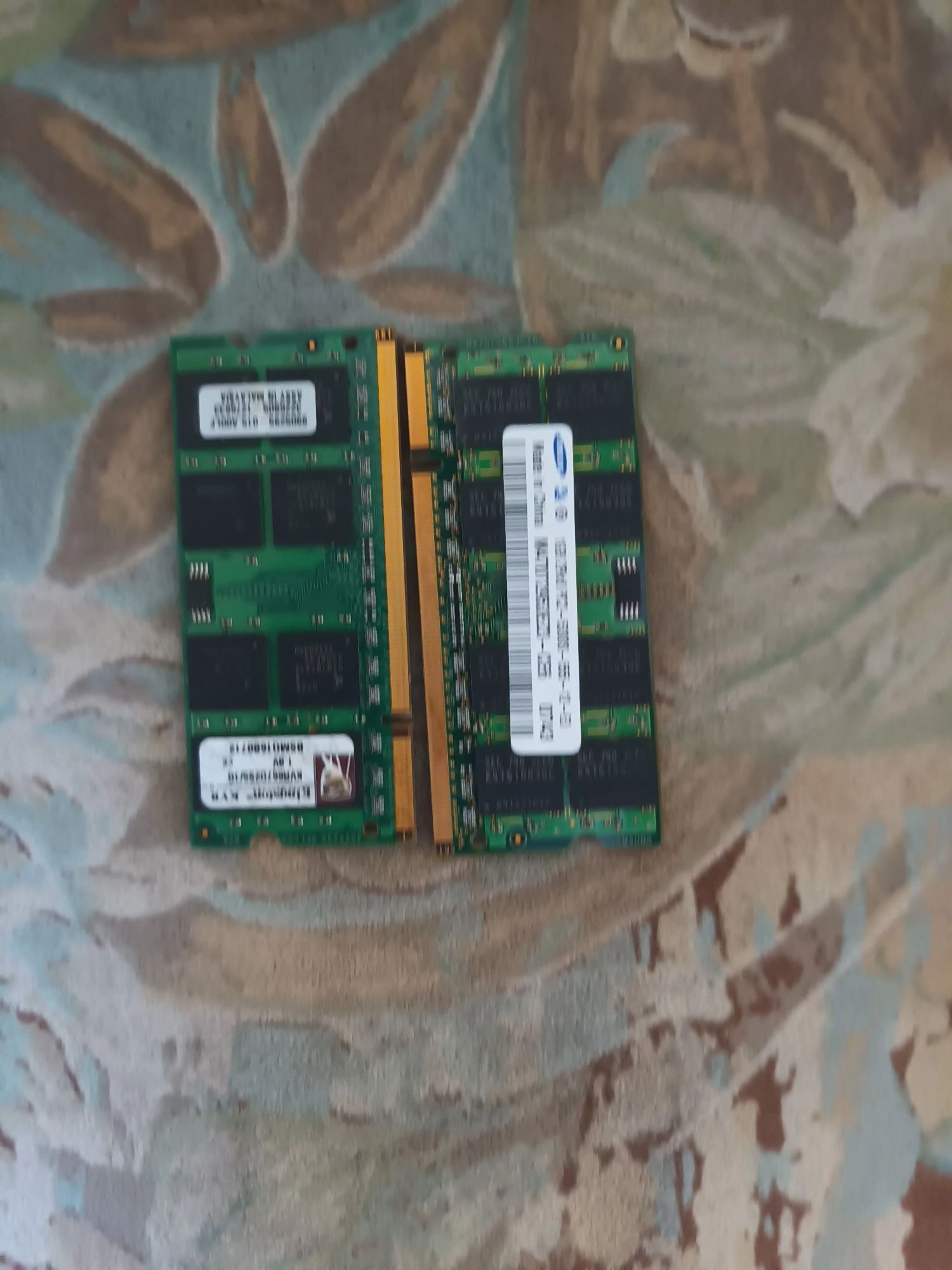 RAM DDR2 laptop 2GB amândouă